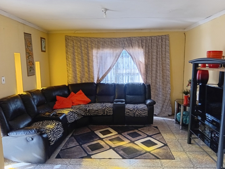 3 Bedroom Property for Sale in Phuthaditjhaba Free State